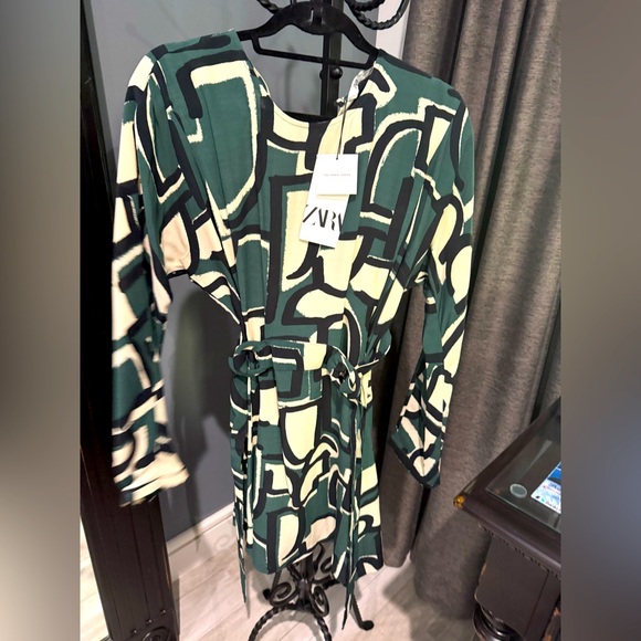 Zara the Frida dress..gorgeous Green and Cream long sleeve Dress..brand new - Picture 2 of 6
